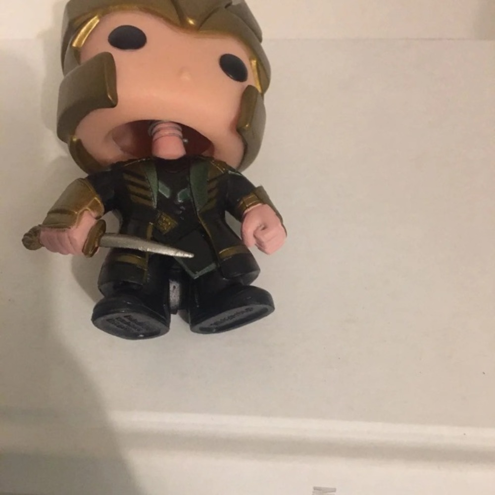 Marvel Loki (Helmet) Funko Pop View 4